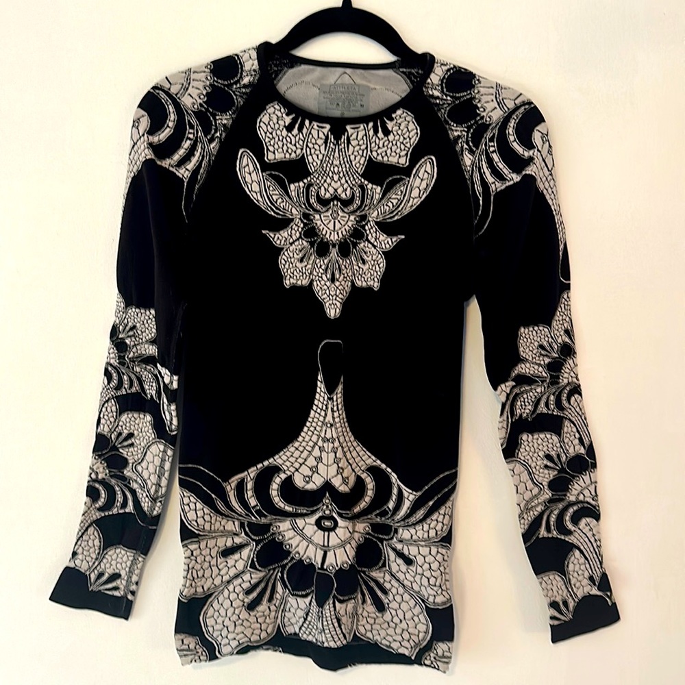 Seamless long sleeve